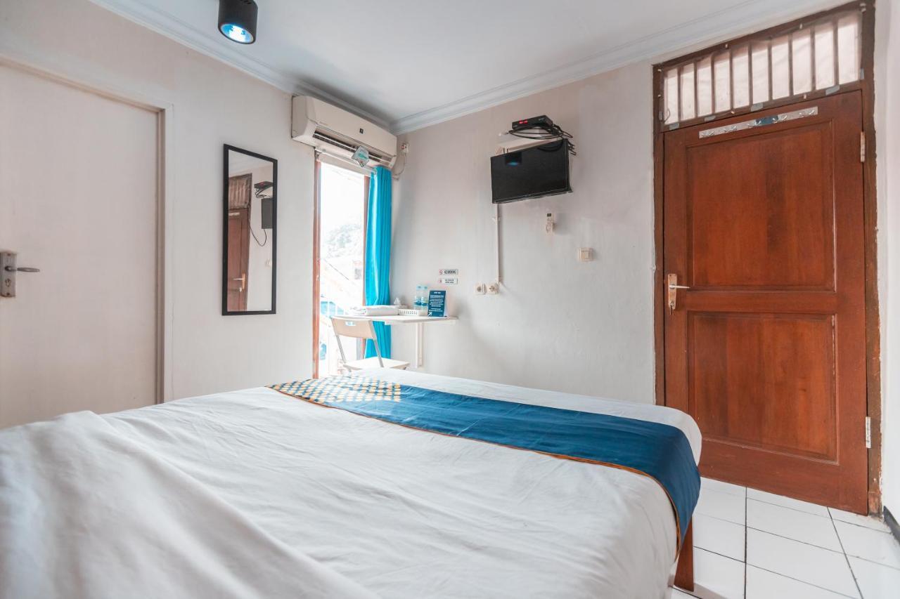 جاكرتا Spot On 2033 Kayumanis Homestay Syariah المظهر الخارجي الصورة