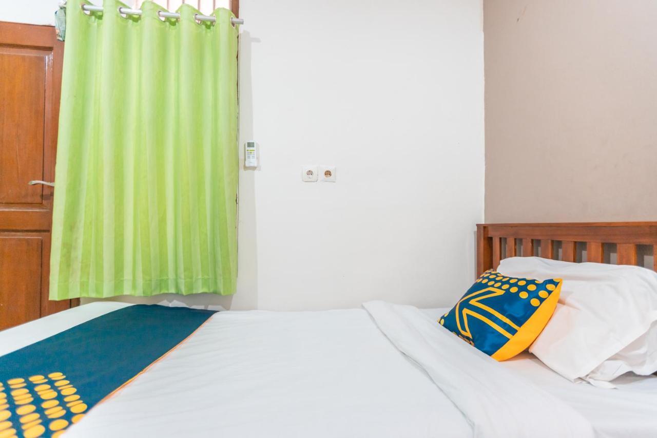 جاكرتا Spot On 2033 Kayumanis Homestay Syariah المظهر الخارجي الصورة