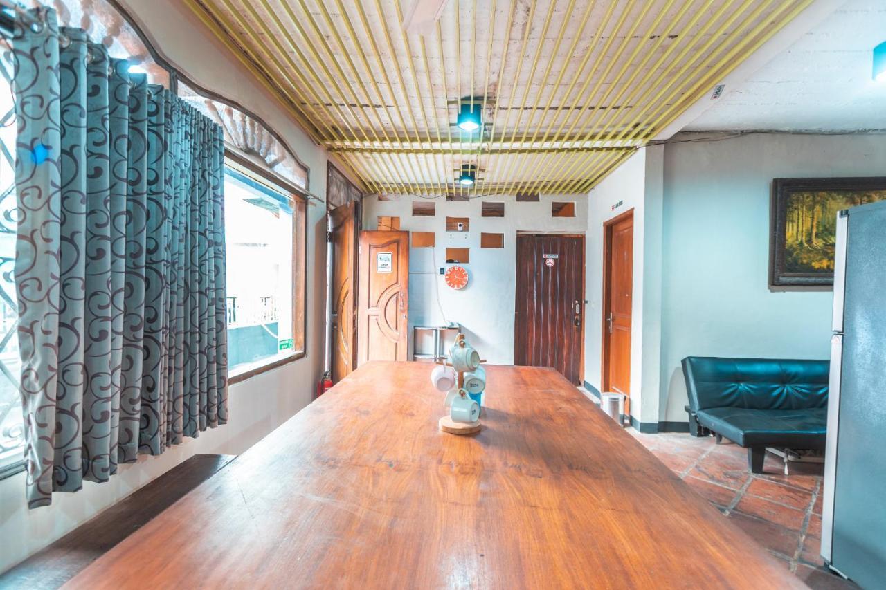 جاكرتا Spot On 2033 Kayumanis Homestay Syariah المظهر الخارجي الصورة